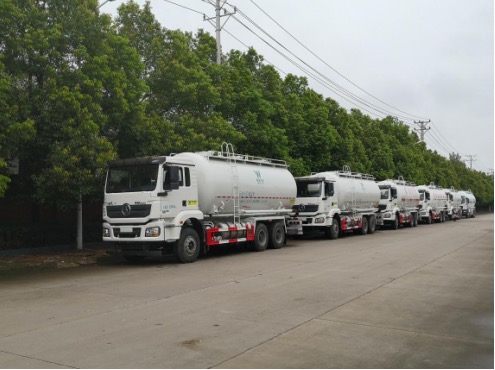 陜汽德龍LNG天然氣清潔能源干混砂漿車批量進入華北市場